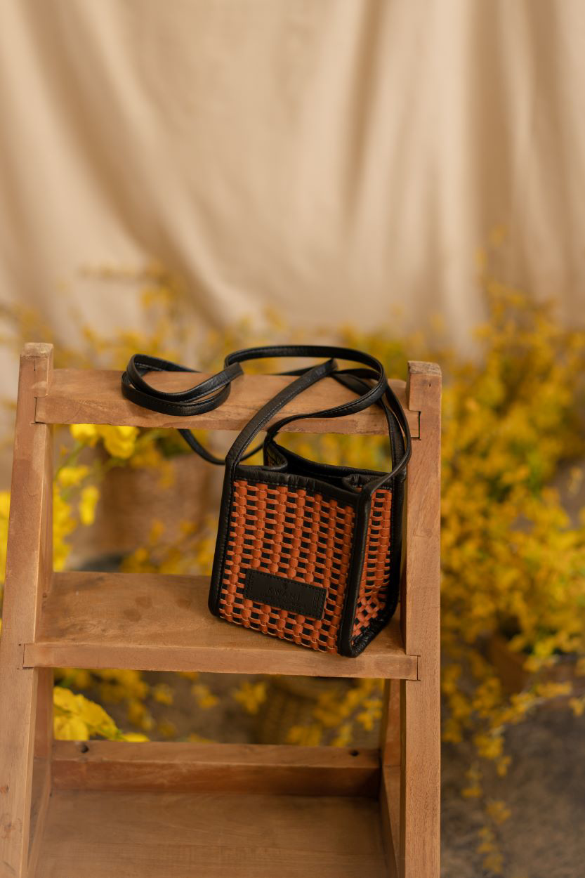 Picture of Weaving Tote Mini Bag